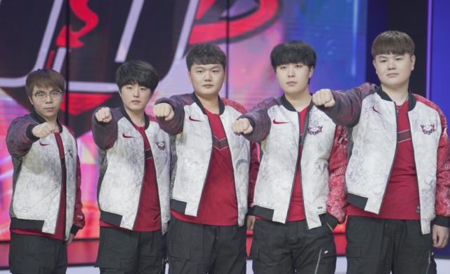 士评价她的 士评价她的