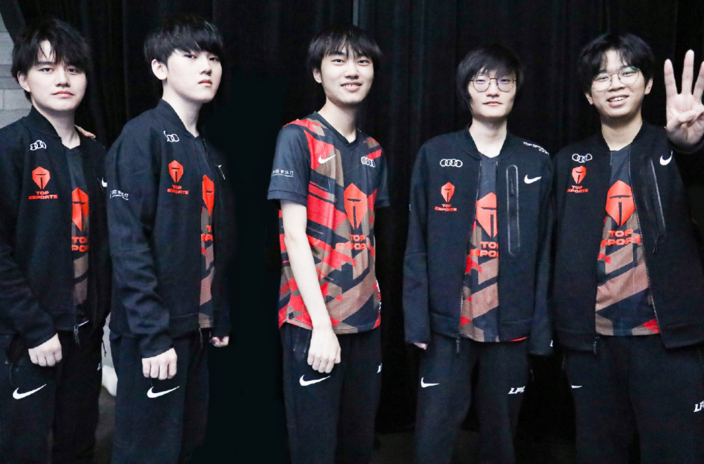 战术上做出 战术上做出